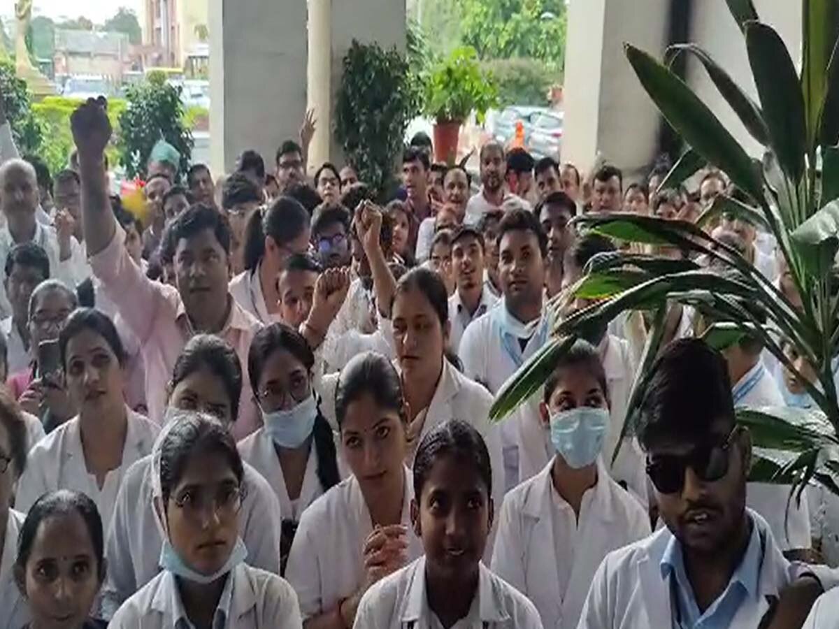 Rajasthan News: राजस्थान में 11 सूत्री मांगों को लेकर नर्सिंग कर्मियों का आंदोलन जारी, बन रहा बड़ा प्लान
