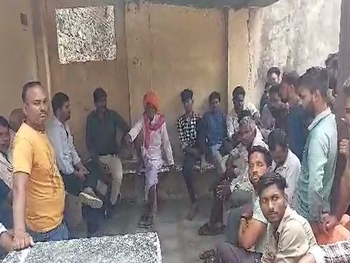 भीलवाड़ा में मालगाड़ी के आगे कूद कर युवक ने की आत्महत्या, सुसाइड नोट मिलने के बाद हंगामा 