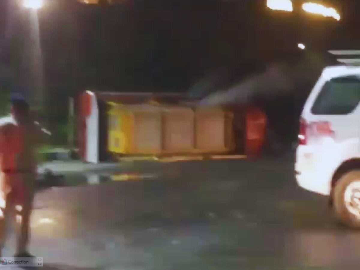CNG truck overturned in Bhopal