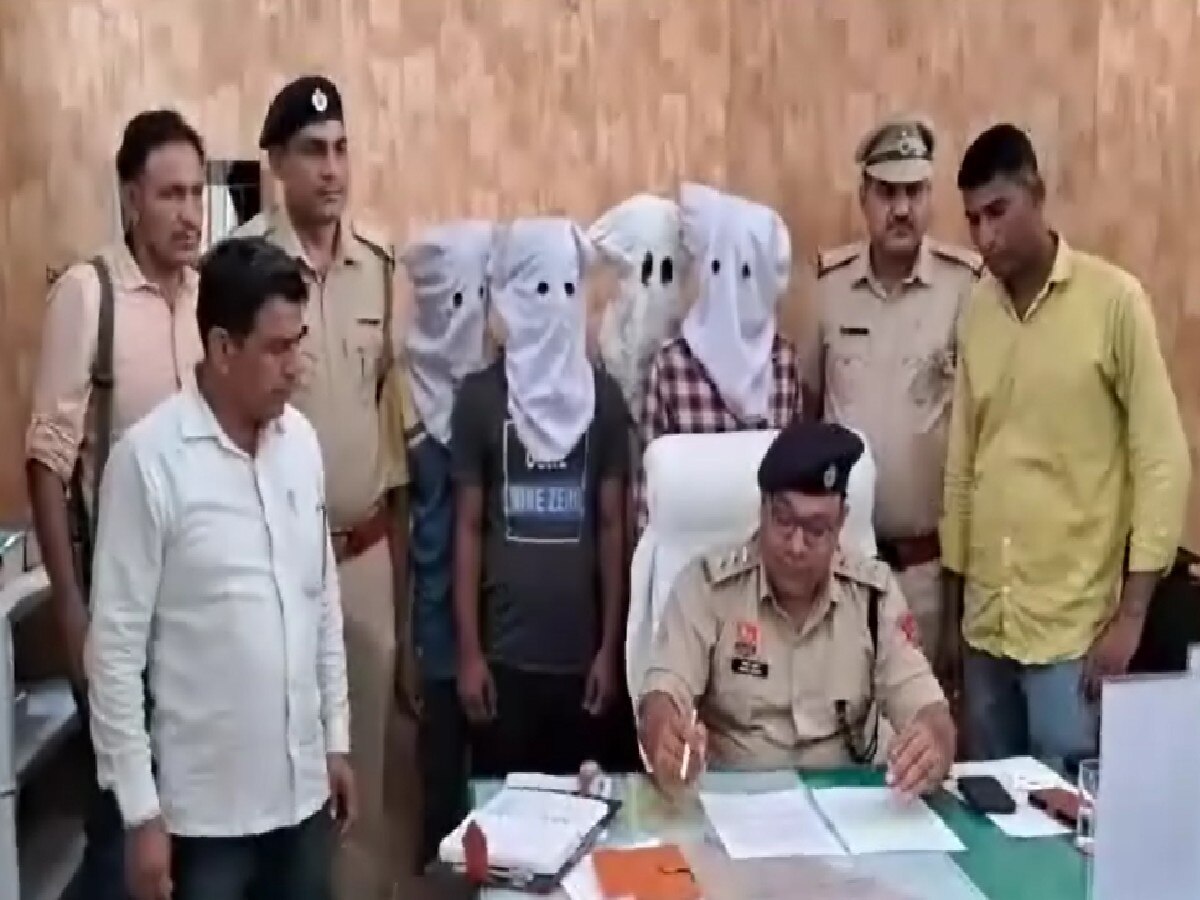 Charkhi Dadri News: पुलिस ने चोरी की ऑल्टो समेत 4 आरोपी किए गिरफ्तार, नंबर प्लेट बदलकर बेचना चाह रहे थे युवक