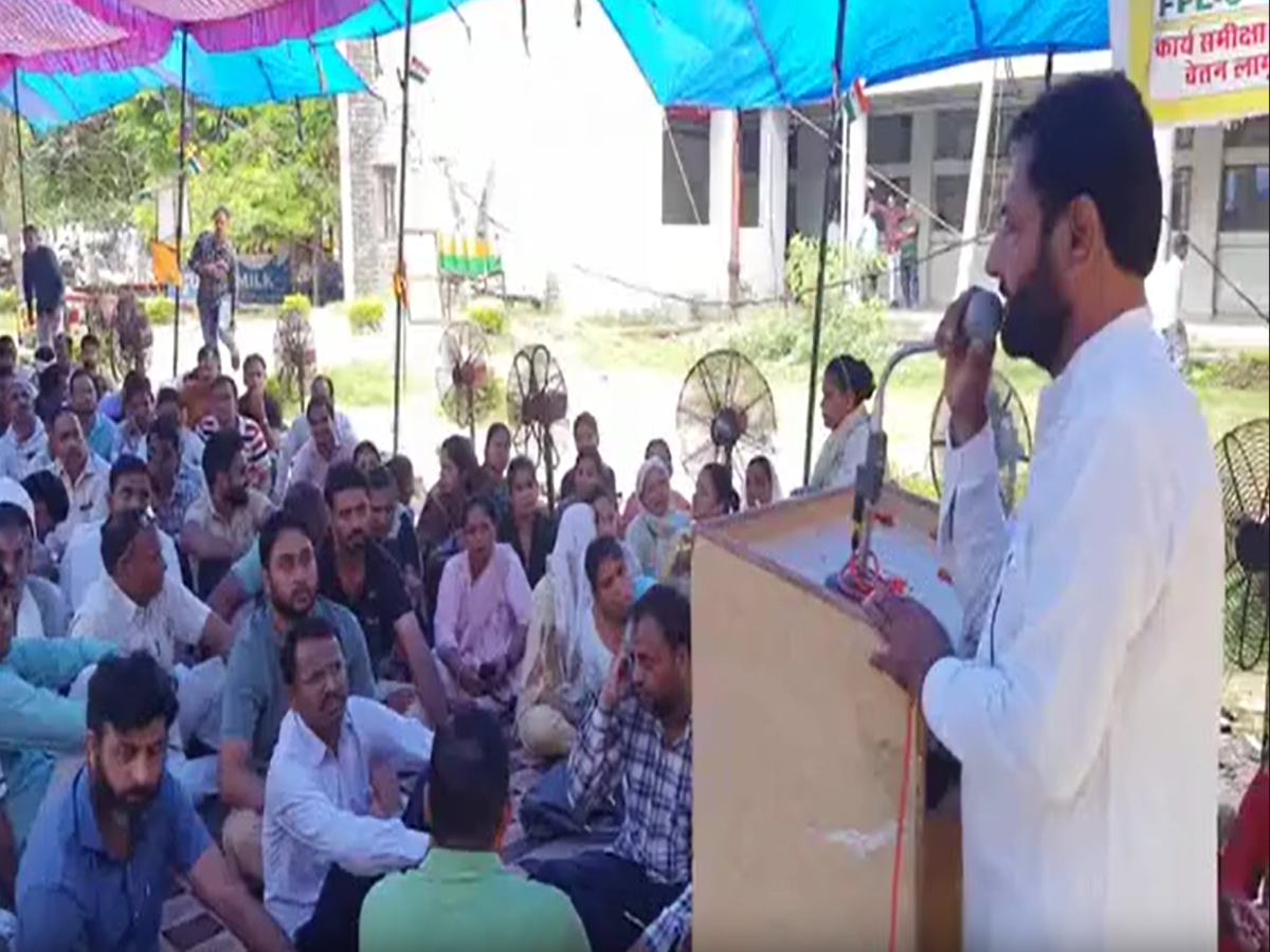 Haryana Clerk Strike की एक बार फिर सुगबुगाहट, रोहतक में कल होगी राज्य स्तरीय मीटिंग Haryana Clerk Strike की एक बार फिर सुगबुगाहट, रोहतक में कल होगी राज्य स्तरीय मीटिंग