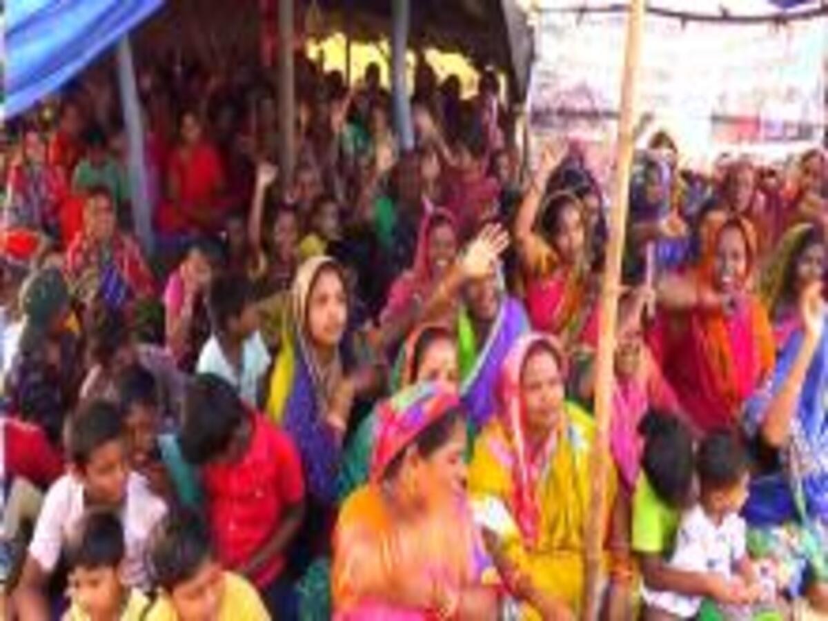 Jagatsinghpur Displaced People: ନିଯୁକ୍ତି ପାଇବା ଆଶାରେ ଧାରଣାରେ ବିସ୍ଥାପିତ ଗ୍ରାମବାସୀ 