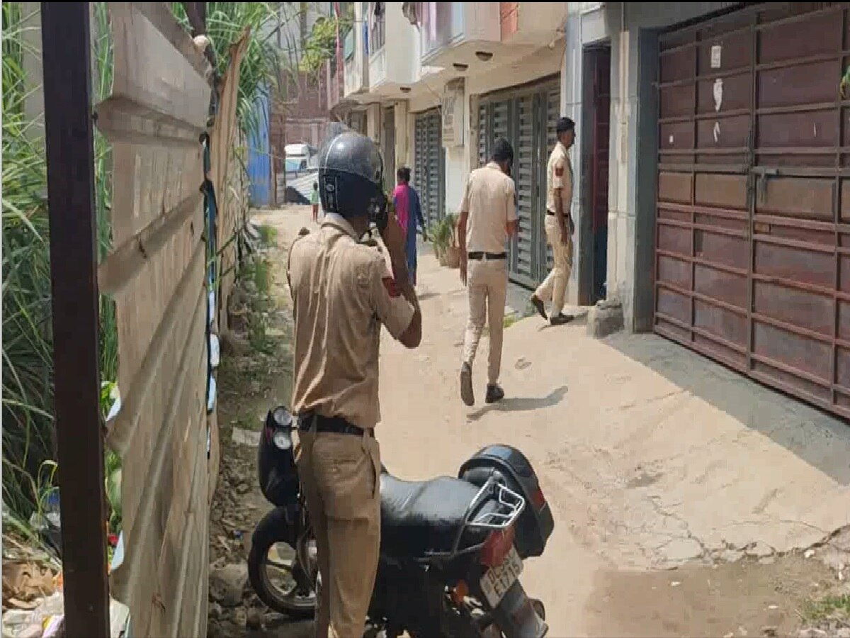Delhi News: नाबालिग से यौन शोषण करने वाले अधिकारी पर केजरीवाल सरकार का एक्शन, किया सस्पेंड