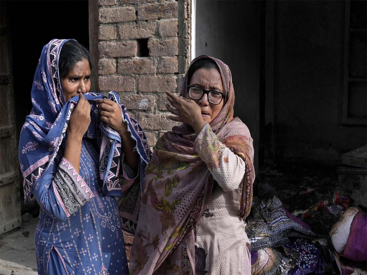 Pakistan News:100 परिवारों को मुआवजा; ईश निंदा के इल्जाम में जलाए गए थे इनके घर Pakistan News:100 परिवारों को मुआवजा; ईश निंदा के इल्जाम में जलाए गए थे इनके घर