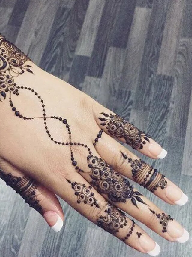 ईद के लिए मेहंदी डिजाइन - Very Easy Mehndi Design for Eid #05 | ईद के लिए  मेहंदी डिजाइन देखिये। ये मेहंदी डिजाइन हथेली के लिए है. इसको अरेबिक मेहंदी  स्टाइल में