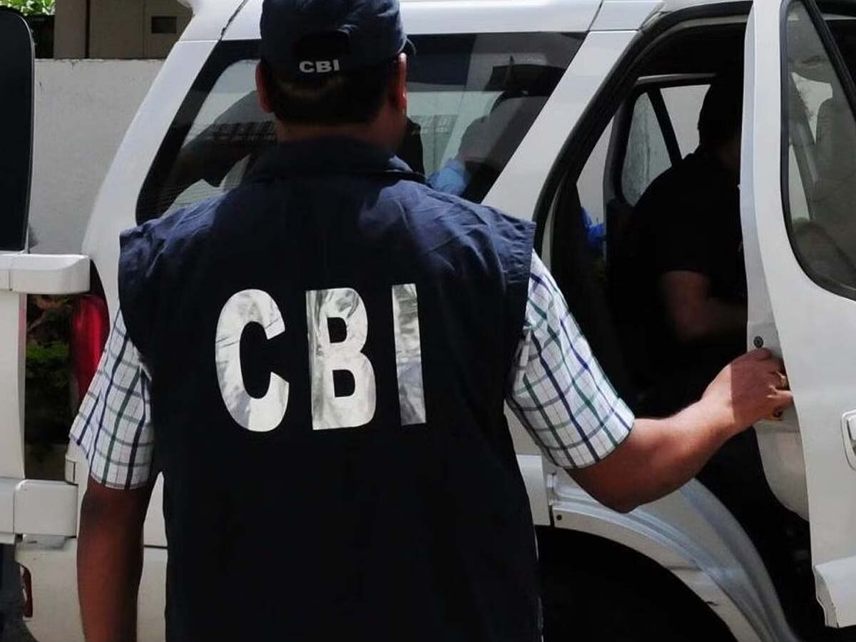 CBI News: भ्रष्टाचार पर CBI का शिकंजा, सफाई निरीक्षक के बैंक लॉकर से बरामद किया डेड़ करोड़ रुपये का सोना