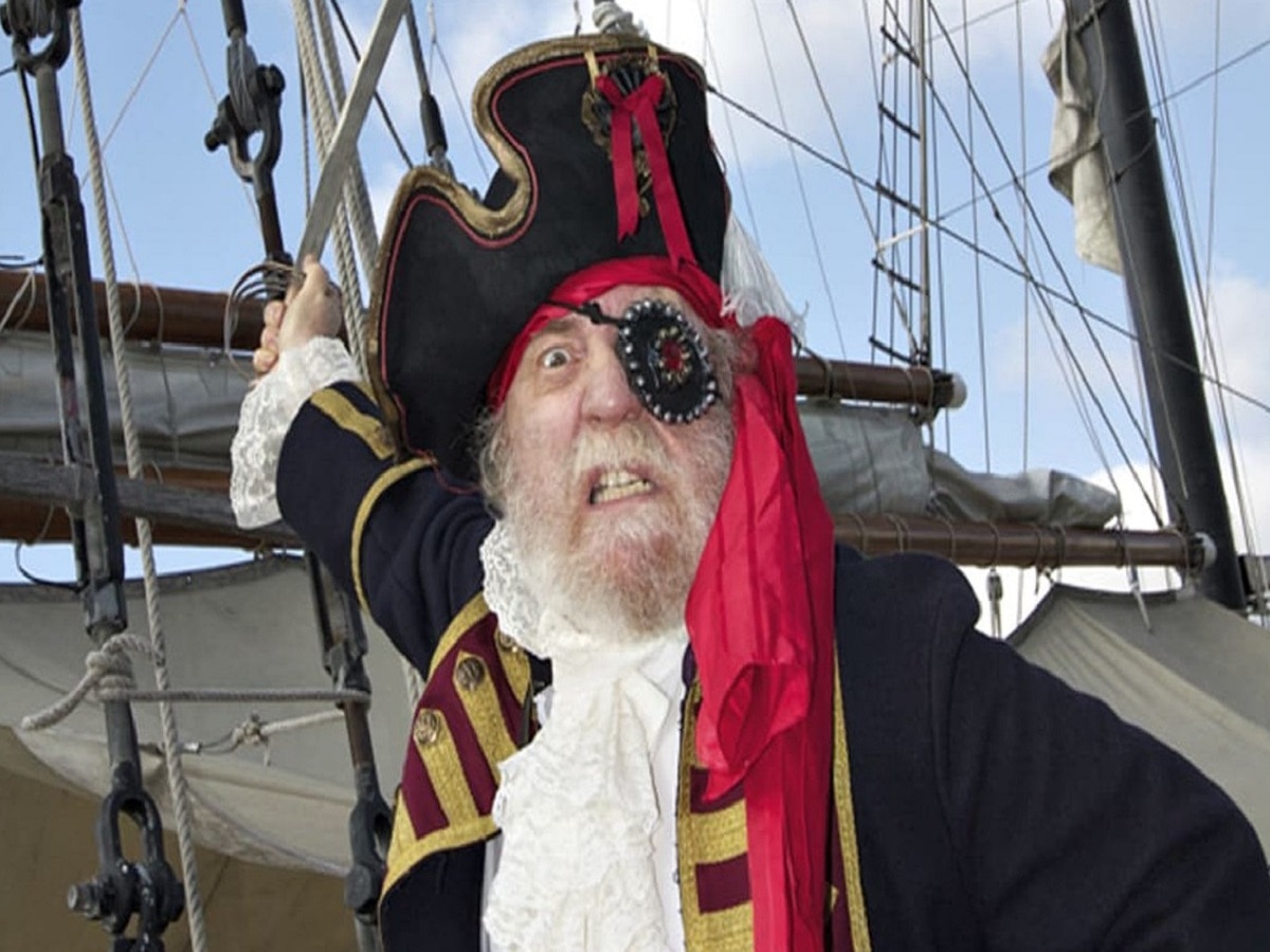 Pirates: समुद्री लुटेरों की आंख पर काली पट्टी का क्या है रहस्य, हकीकत या सिर्फ फसाना