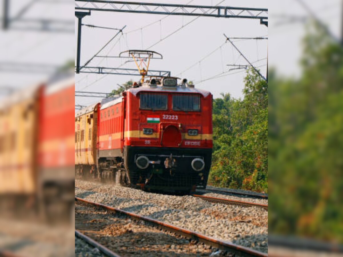 Train Cancelled: राखी से पहले रेलवे ने फिर रद्द की 15 ट्रेनें, इस रूट पर जाने वालों को होगी परेशानी