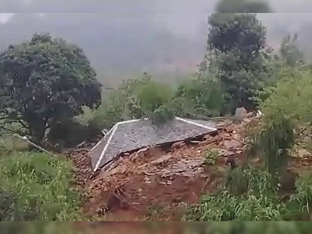 Solan Landslide: सोलन में बादल फटने जैसा माहौल, भयकंर बारिश से बाढ़ के हालात 