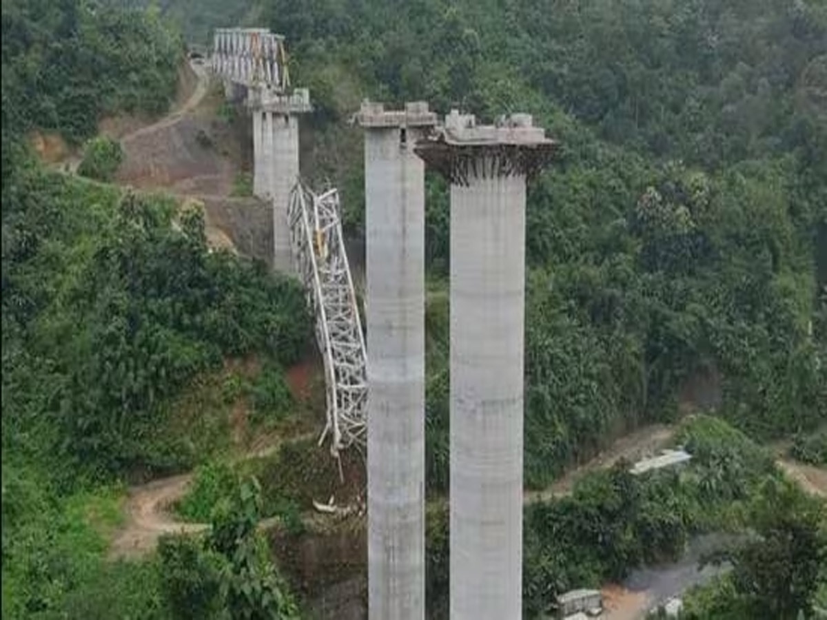 Mizoram Bridge Collapse: मिजोरम में बड़ा हादसा, पुल ढहने से 26 लोगों की मौत