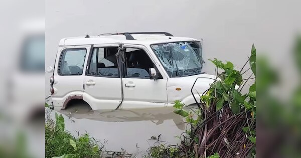 Bihar News Uncontrollable Scorpio Fell Into Canal In Chhapra 5 Died On The  Spot | छपरा में बेकाबू स्कॅार्पियो नहर में गिरी 5 की मौके पर हुई मौत |  Hindi News, Zee Salaam ख़बरें