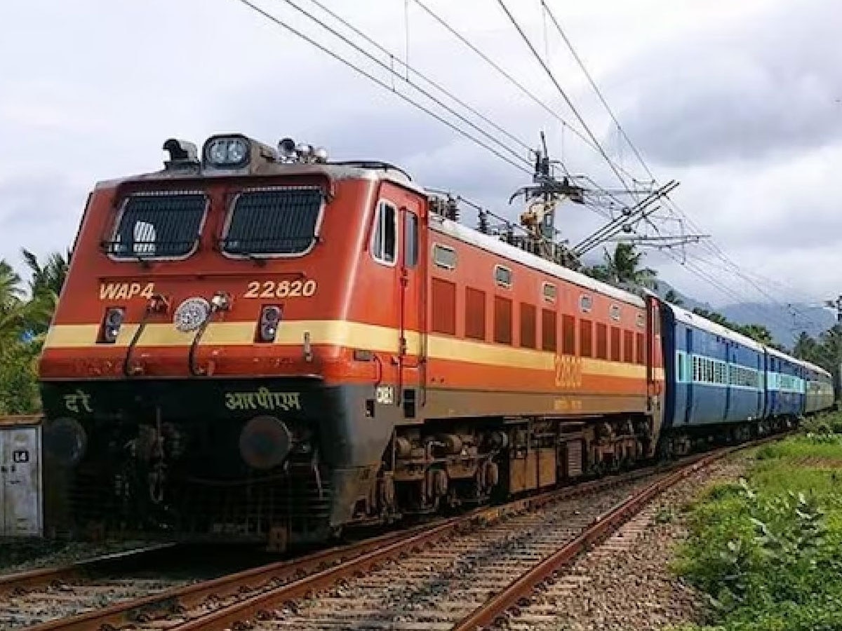 Indian Railways: फेस्‍ट‍िव सीजन में कंफर्म ट‍िकट की टेंशन खत्‍म! रेलवे चला रहा 312 स्‍पेशल ट्रेनें