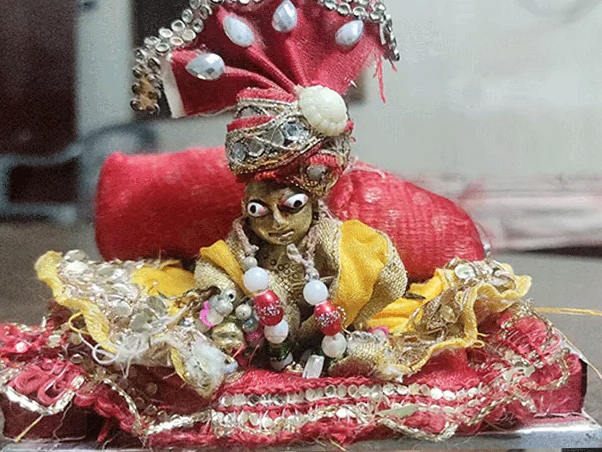 Krishna Janmashtami 2023: कृष्ण जन्माष्टमी पर ऐसे करें प्राचीन पूजा विधि से लड्डू गोपाल को खुश, हर मनोकामना होगी.