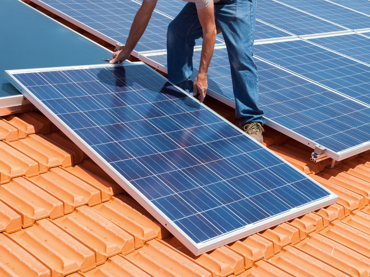 क्या Solar Panel लगाने से मिल सकती है पूरे घर को बिजली? अगर हां तो कितना आएगा इसमें खर्च  