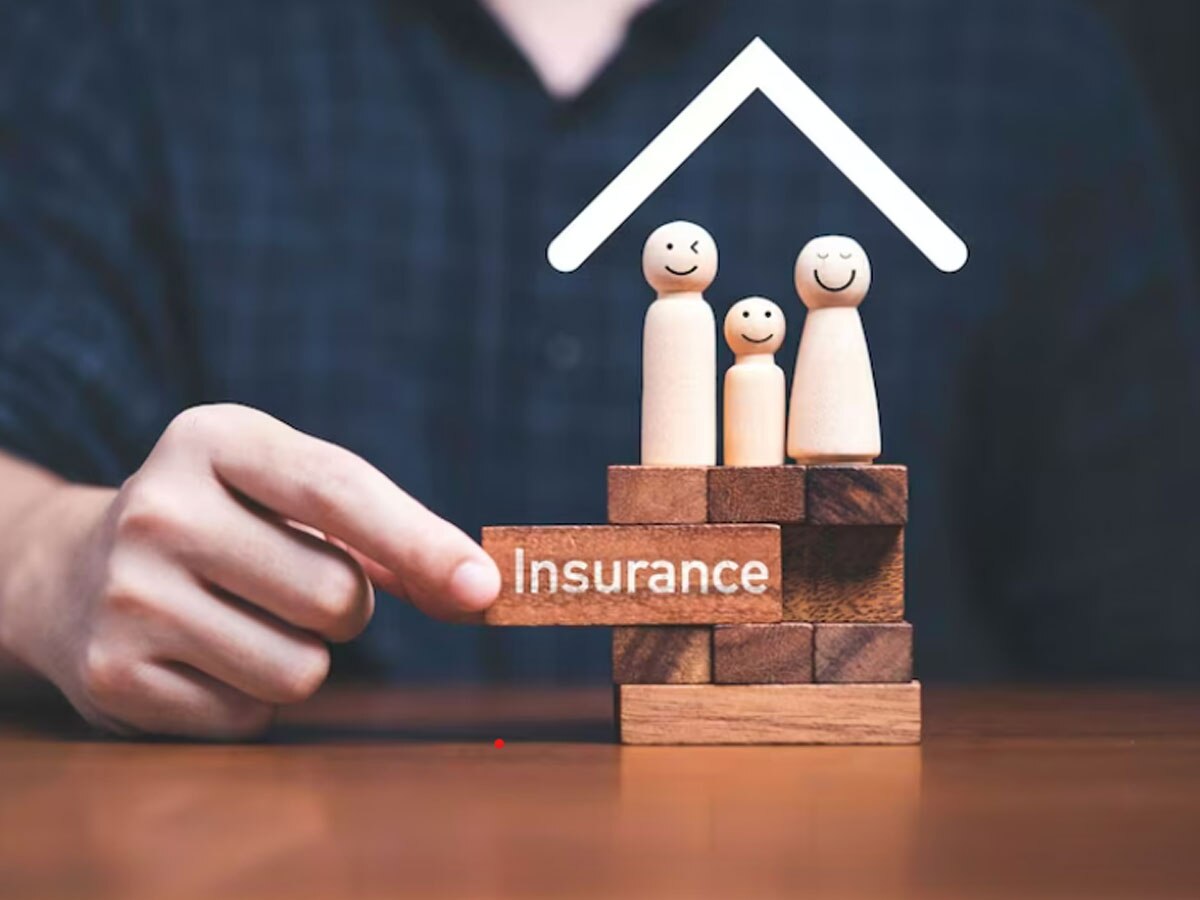 Insurance Policy के दस्तावेजों में जरूर ध्यान रखें ये बातें, वरना कहीं धोखा न हो जाए