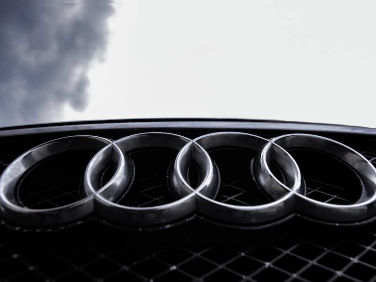 Blender Tutorial: AUDI Car LOGO modeling - YouTube
