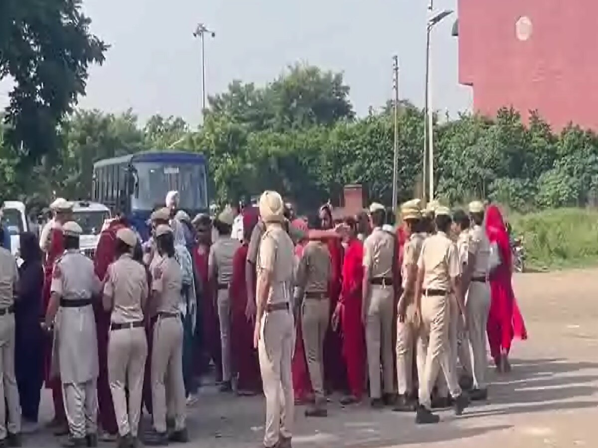 Asha Workers Strike: विधानसभा कूच करने से पहले आशा वर्कर्स की गिरफ्तारी, पंचकूला में धारा-144 भी लागू