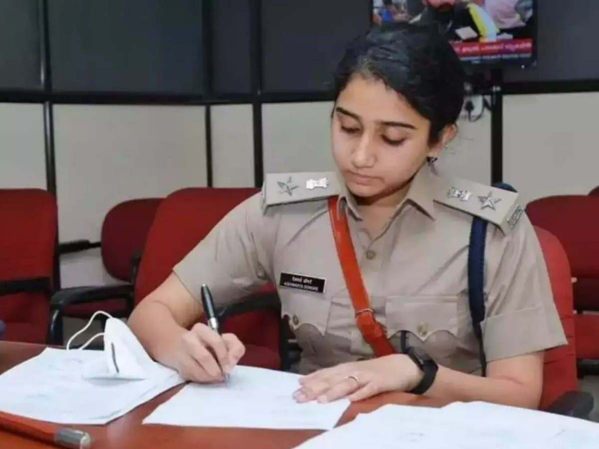 IPS Salary: कितनी होती है IPS अफसर की सैलरी, बंगला-गाड़ी ड्राइवर; नौकर समेत मिलती हैं ये सुविधा