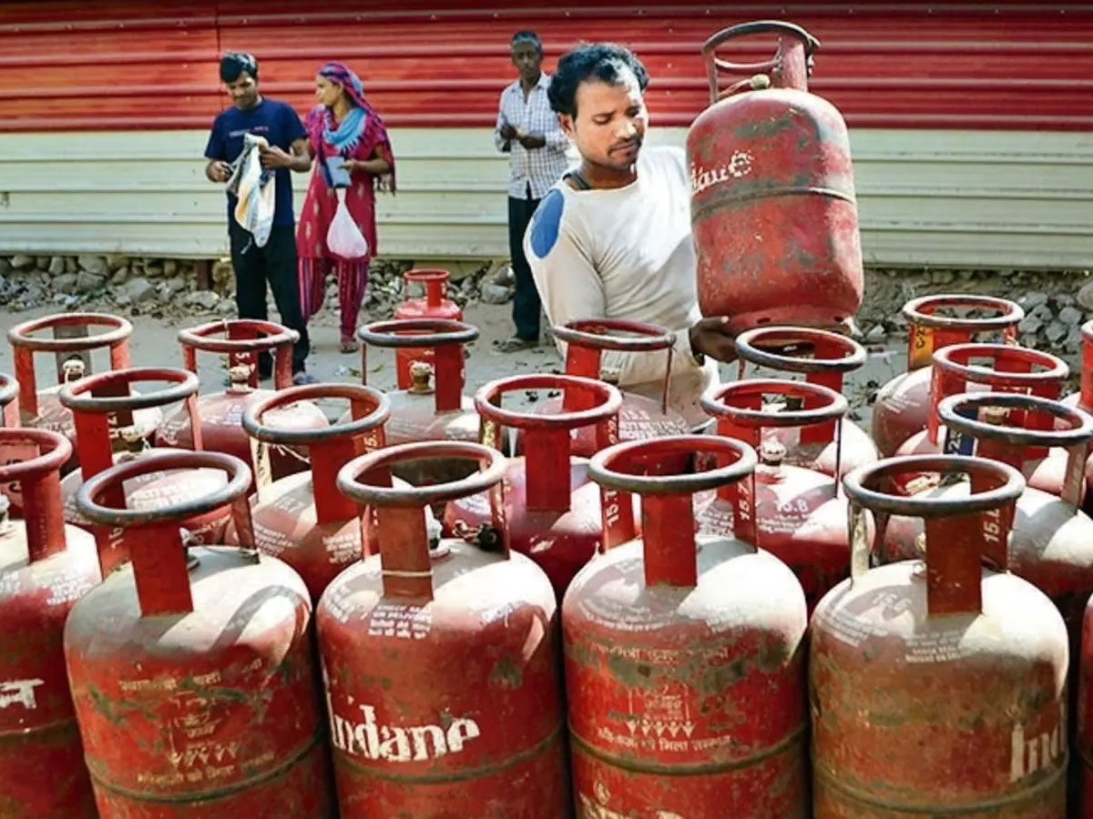 New Rules From 1st September: LPG सिलेंडर से लेकर IPO लिस्टिंग तक, आज से बदले ये 5 नियम; आप पर क्या होगा असर? 14 New Rules From 1st September: LPG सिलेंडर से लेकर IPO लिस्टिंग तक, आज से बदले ये 5 नियम; आप पर क्या होगा असर?