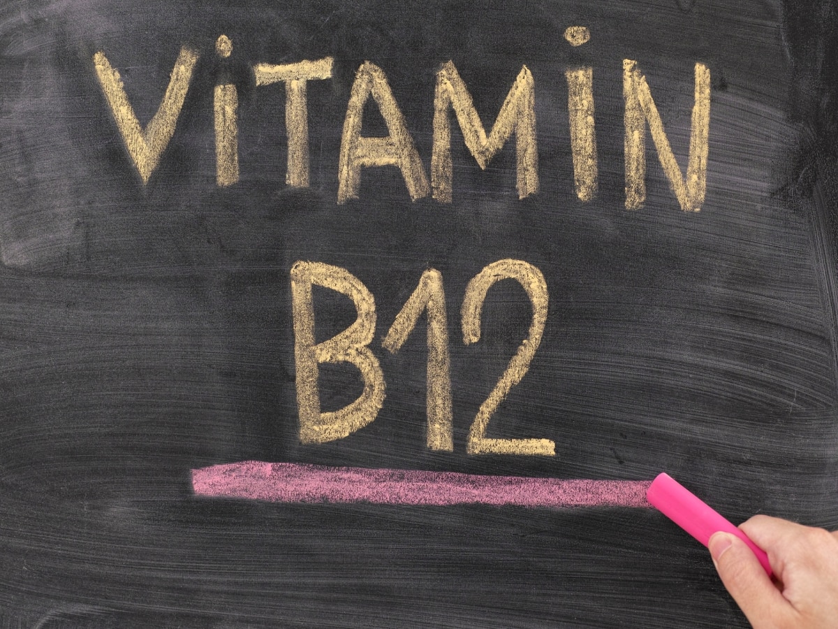 Vitamin B12 Deficiency: शरीर में Cobalt की कमी से विटामिन बी12 का लेवल हो जाता है बेहद कम, तुरंत खाना शुरू करें ये 5 फूड