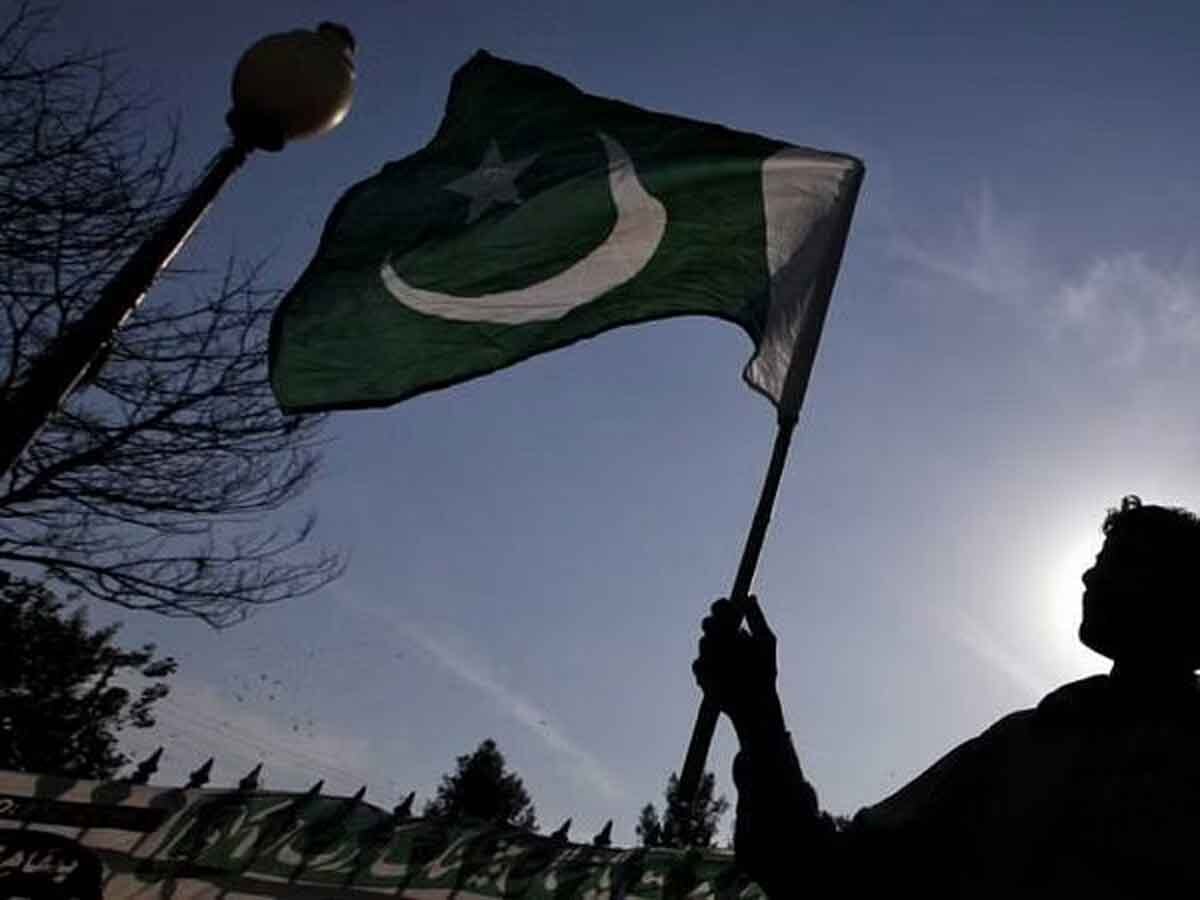 Pakistan: कार्यवाहक वित्त मंत्री का बिजली बिलों में राहत देने से इनकार, लोगों से कहा- अपनी उम्मीदों को संभालें