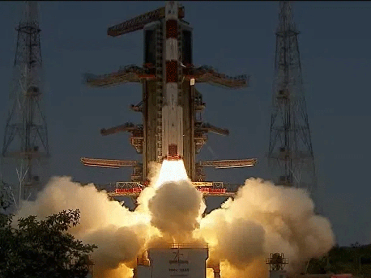Aditya L1 Launch Live Updates; ISRO ने रचा नया कीर्तिमान, लॉन्च हुआ सूर्य मिशन ADITYA-L1 Aditya L1 Launch Live Updates; ISRO ने रचा नया कीर्तिमान, लॉन्च हुआ सूर्य मिशन ADITYA-L1