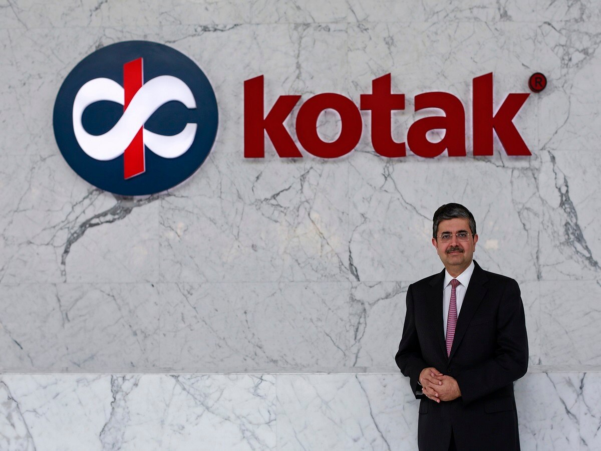 Kotak Bank में हुआ बड़ा बदलाव, Uday Kotak ने अपने पद से दिया इस्तीफा, जानें अब कौन संभालेगा कमान?