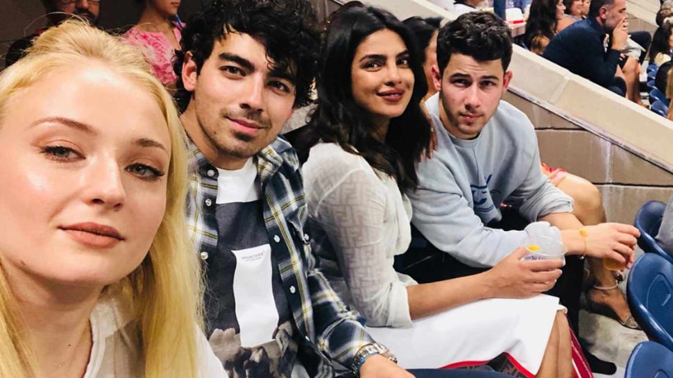 प्रियंका चोपड़ा के फैंस के लिए बुरी खबर, घर में पड़ी दरार, 4 साल बाद टूट रही शादी! प्रियंका चोपड़ा के फैंस के लिए बुरी खबर, घर में पड़ी दरार, 4 साल बाद टूट रही शादी!