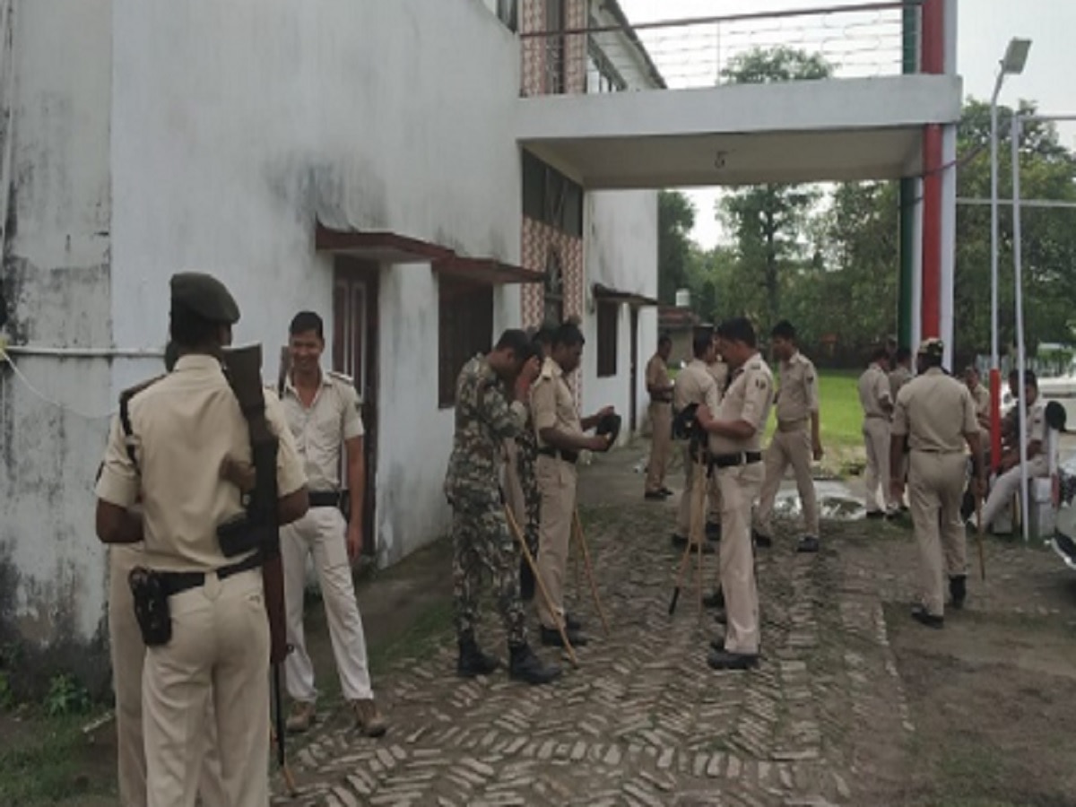 Bihar News: अपने ही बयान से बार-बार बदल रही है बेतिया पुलिस, खूब हो रही है किरकिरी
