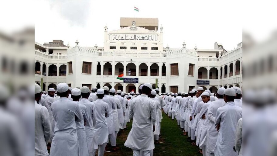 हरदोई के मदरसों में बड़ा फर्जीवाड़ा, 2400 छात्रों का नहीं मिला ब्यौरा