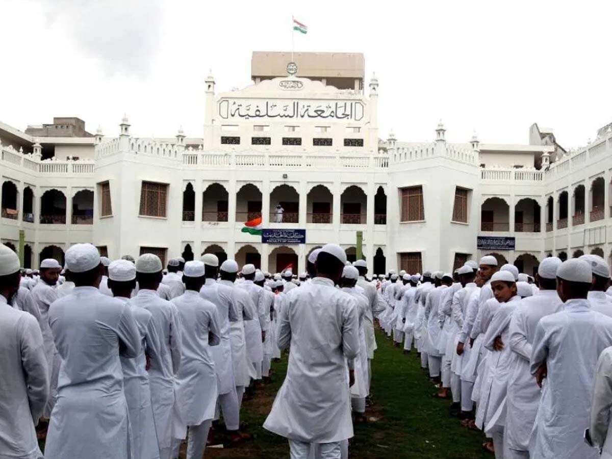 हरदोई के मदरसों में बड़ा फर्जीवाड़ा, 2400 छात्रों का नहीं मिला ब्यौरा