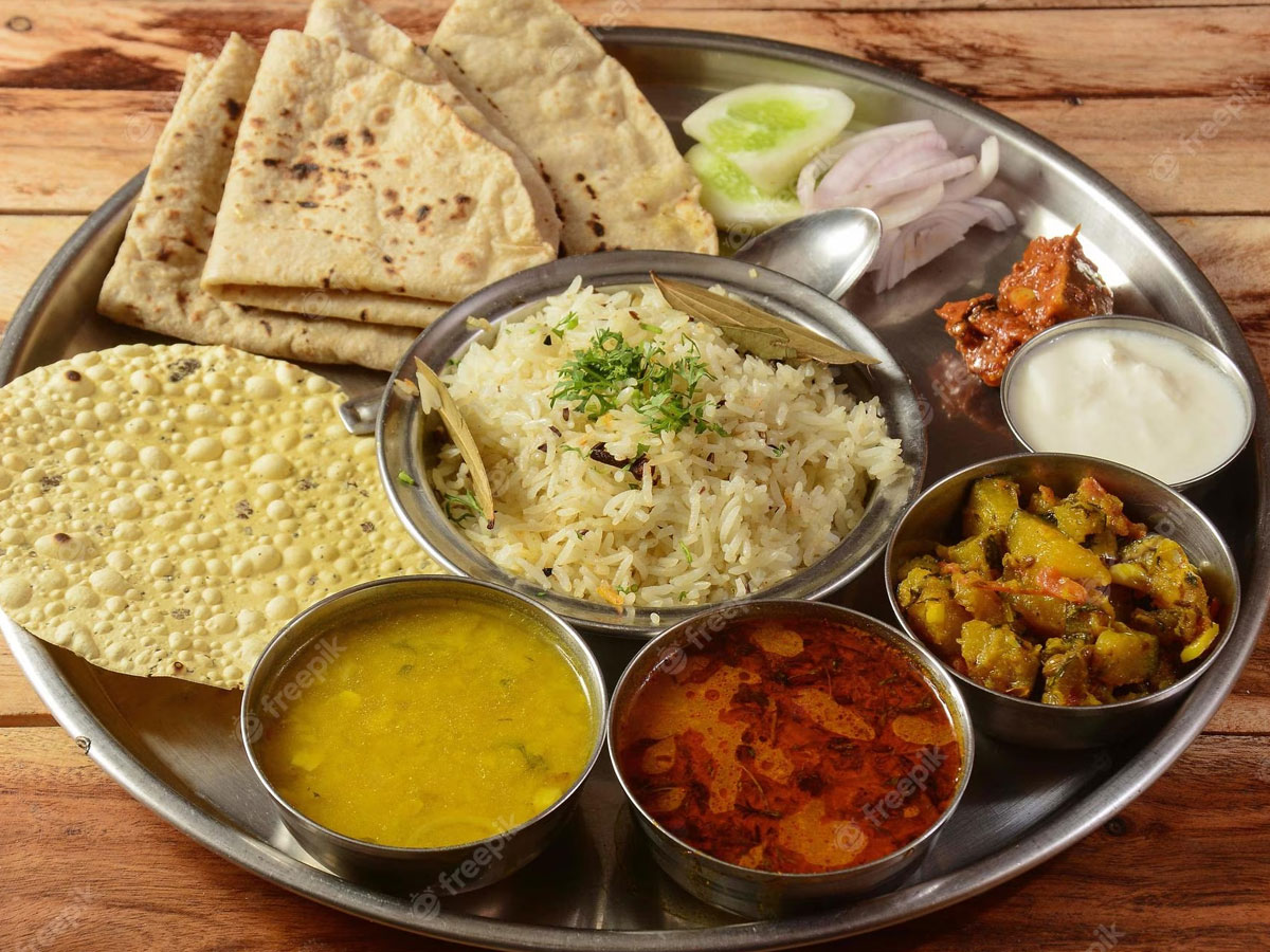 Roti Rice Rate Veg or Non Veg Thali Which One Is More Expensive Amid Inflation | Roti ...