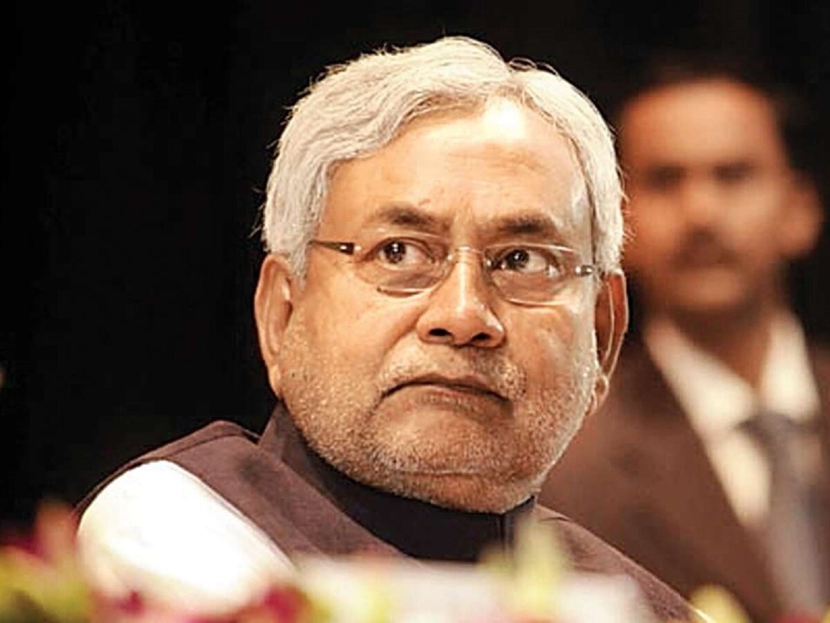 CM Nitish Kumar's difficulties increased, complaint filed in Muzaffarpur  court regarding prohibition | मुख्यमंत्री नीतीश कुमार की मुश्किलें बढ़ीं,  शराबबंदी को लेकर मुजफ्फरपुर कोर्ट ...