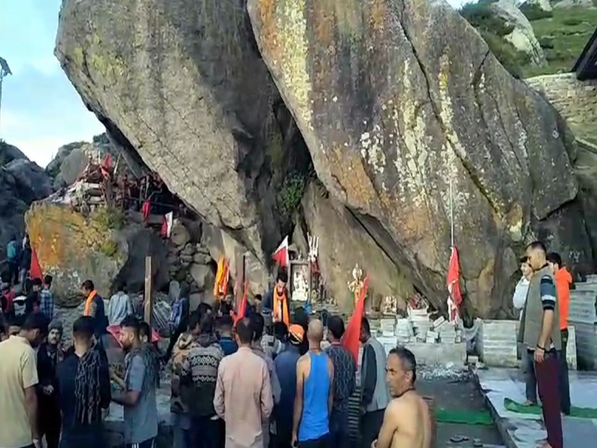 Churdar Temple: हिमाचल प्रदेश के इस मंदिर में श्रद्धालुओं के लिए की जाती है खास व्यवस्था