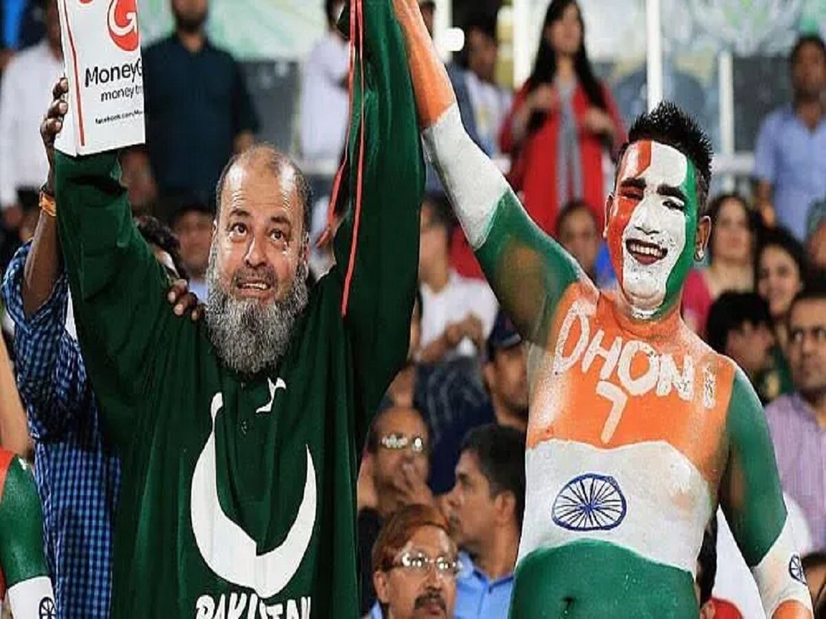 Asia Cup: भारत-पाक फैंस ने मैदान पर किया कुछ ऐसा, जो अमूमन नहीं देखने को मिलता