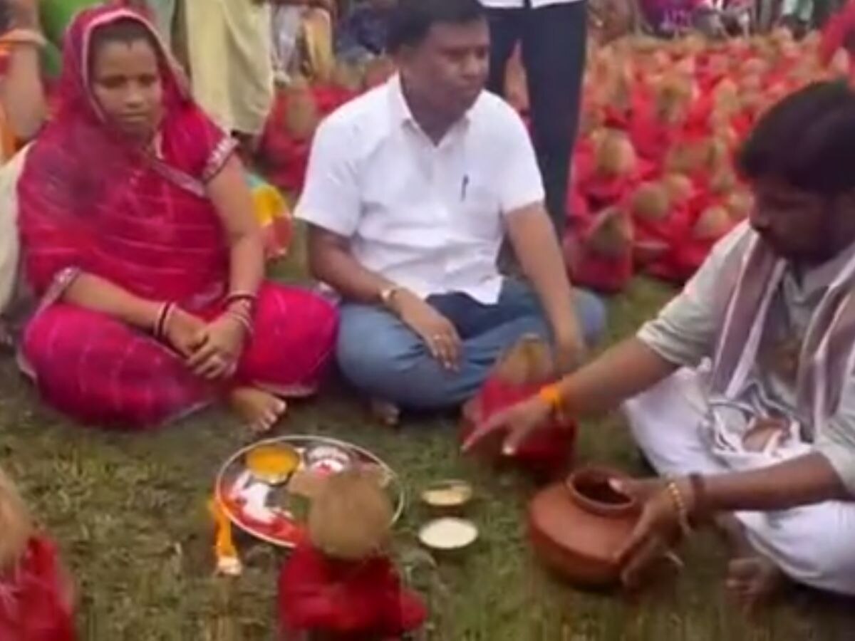Pratapgarh news: देवाक माता मंदिर में धार्मिक कार्यक्रमों आयोजन, जयकारों के साथ झूमे लोग 
