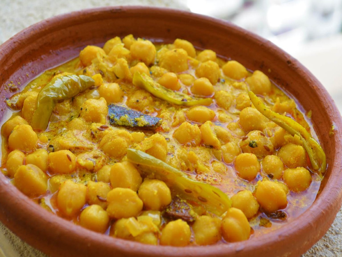 Chha Recipe himachal pradesh famous food name list how to made madra dham babroo ...