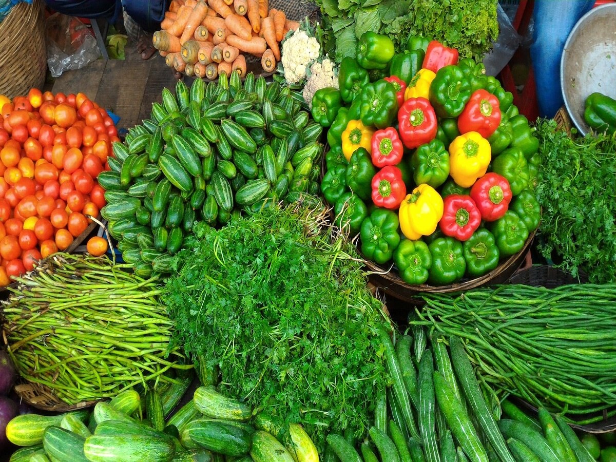 Inflation Rates: आम आदमी के लिए अच्छी खबर, घट गई महंगाई, सब्जियों समेत सभी खाने के सामान हुए सस्ते