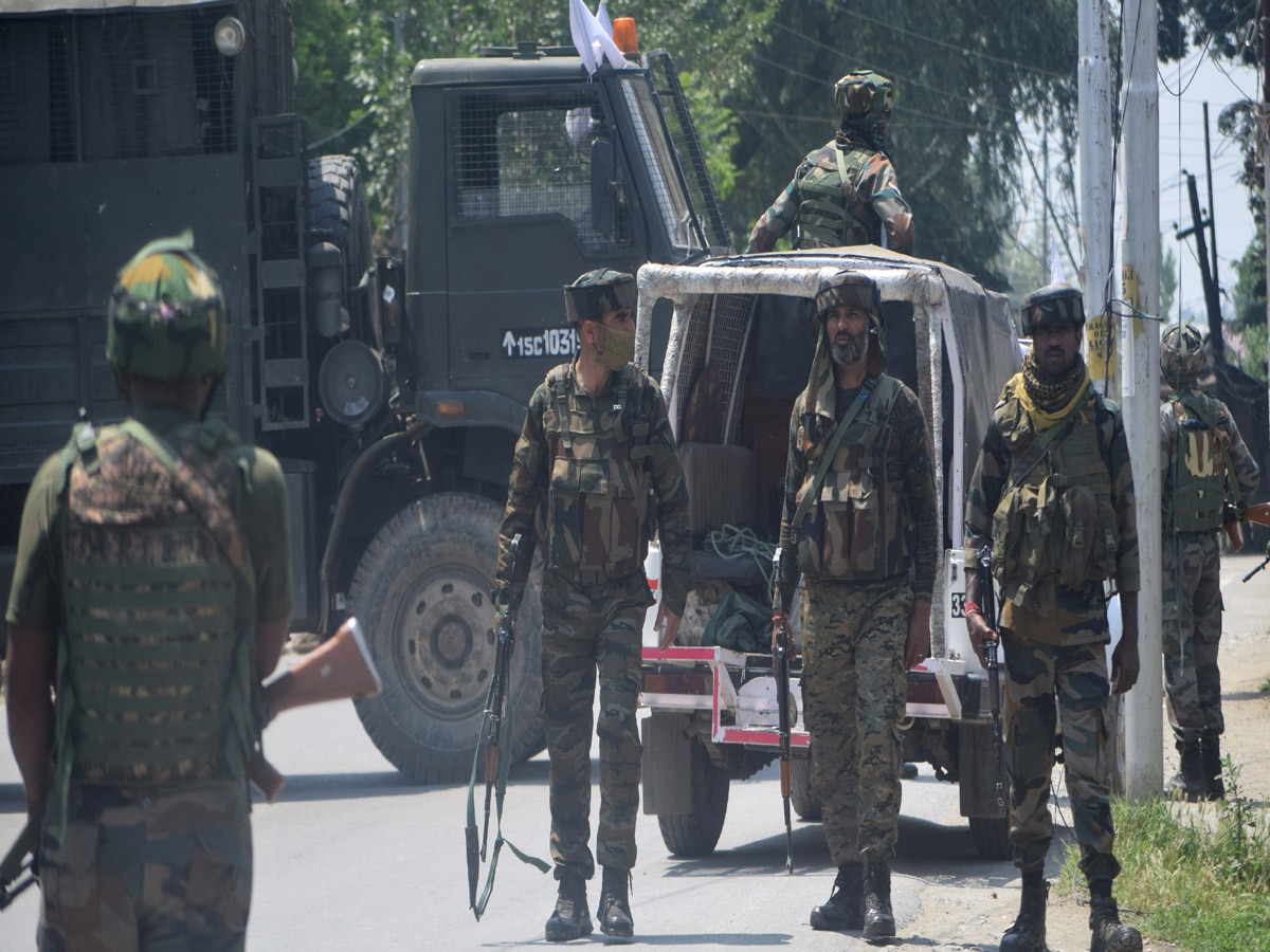 Jammu Kashmir: अनंतनाग में फायरिंग, एक कर्नल और एक मेजर शहीद