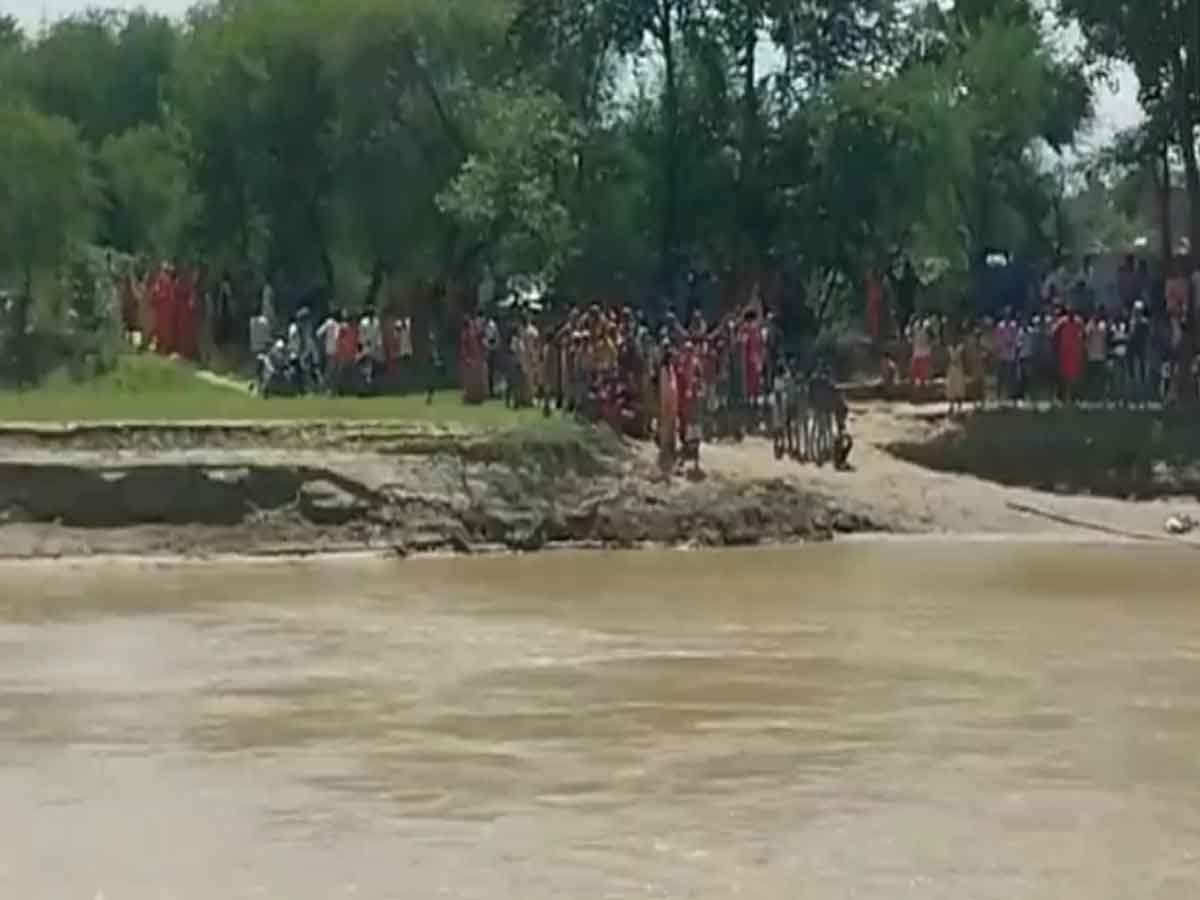 बिहार: मुजफ्फरपुर में बड़ा नाव हादसा, बागमती नदी में पलटी नाव; कई बच्चे लापता