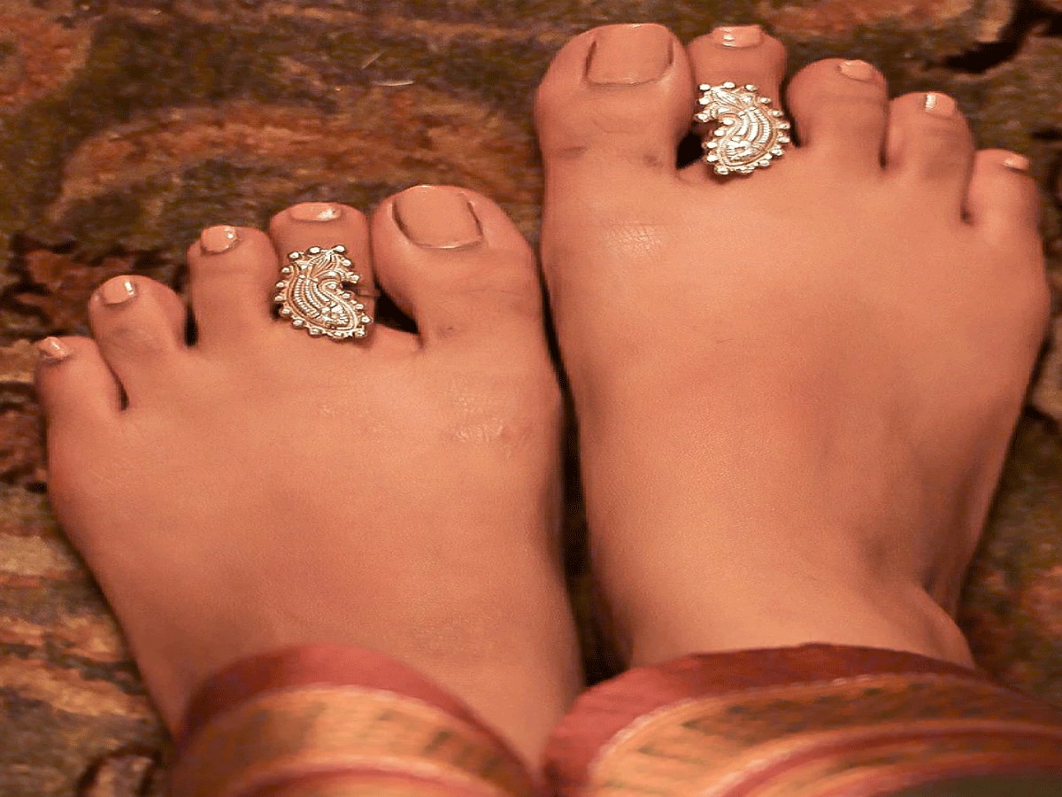What will happen if someone lost their toe ring? - Quora