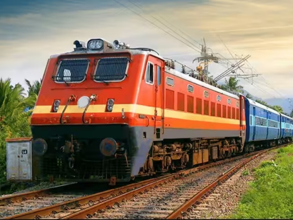 Indian Railways News: राजधानी वासियों की बढ़ी समस्या, रेलवे ने रद्द कर दी 12 प्रमुख ट्रेनें; देखें लिस्ट