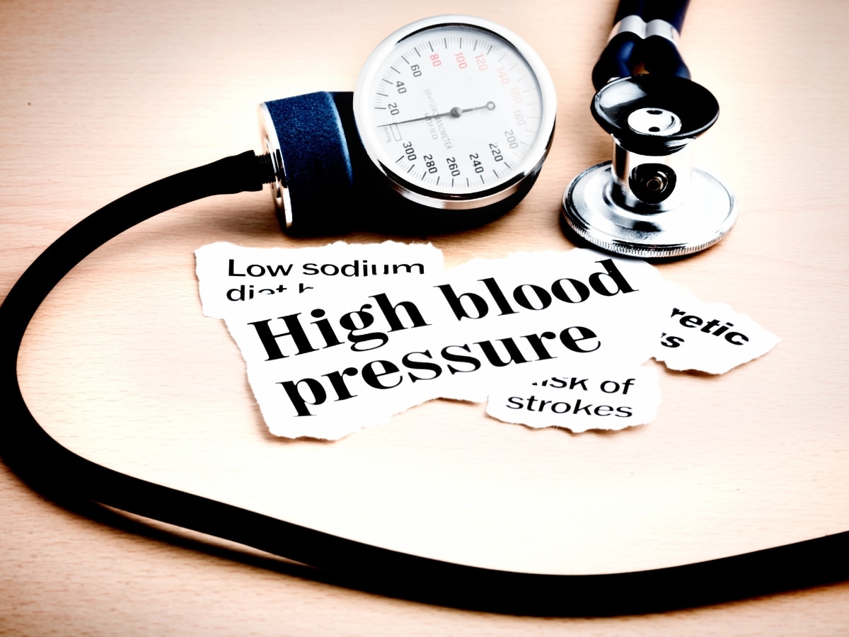 Hypertension: ब्लड प्रेशर के होते हैं 4 स्टेज, जानिए हाई बीपी को कैसे रोकें?