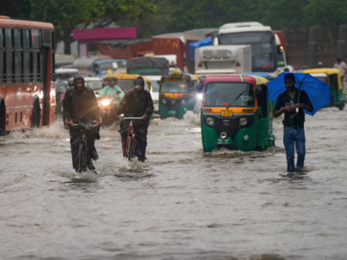 Weather News: MP में पानी ने मचाई तबाही, बाढ़ जैसे हालातों से निपटने NDRF-SDRF तैनात, आज इन जिलों में रेड अलर्ट