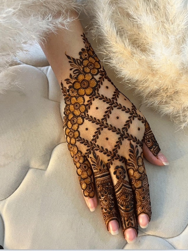 Diwali 2019 5 Minute Indian Mehndi Designs: इस दिवाली अपनी हथेली पर रचाएं  ये मेहंदी, देखें बेहतरीन डिजाइन्स | 🛍️ LatestLY हिन्दी