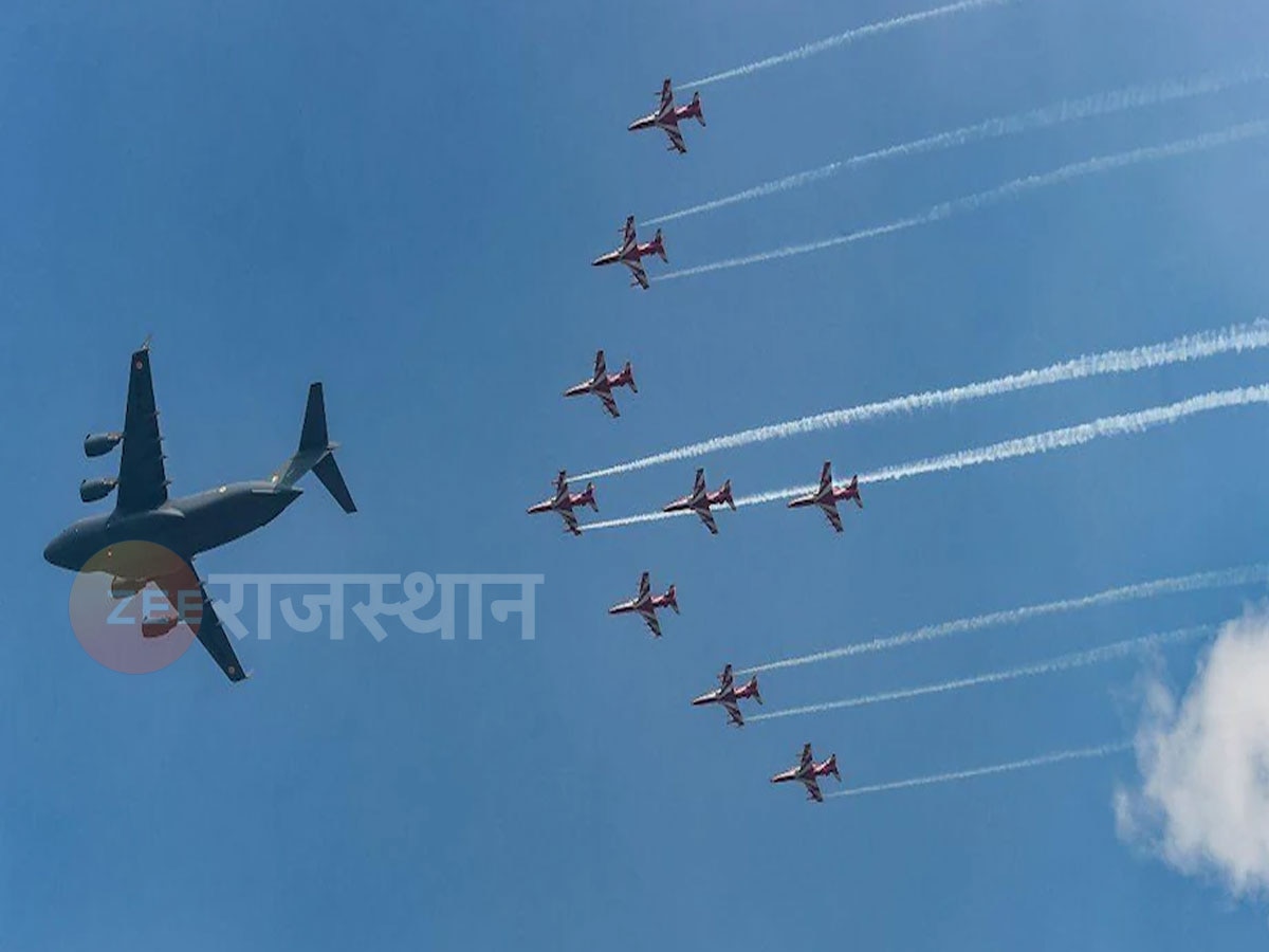 राजस्थान: भारतीय वायु सेना की सूर्य किरण एरोबैटिक टीम ने दिखाए हैरतअंगेज करतब