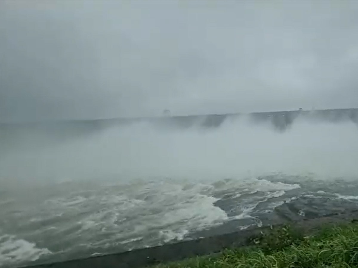 Gujarat Weather: अगले हफ्ते तक गुजरात के इन हिस्सों में रहेगी बारिश, NDRF की टीमें तैनात