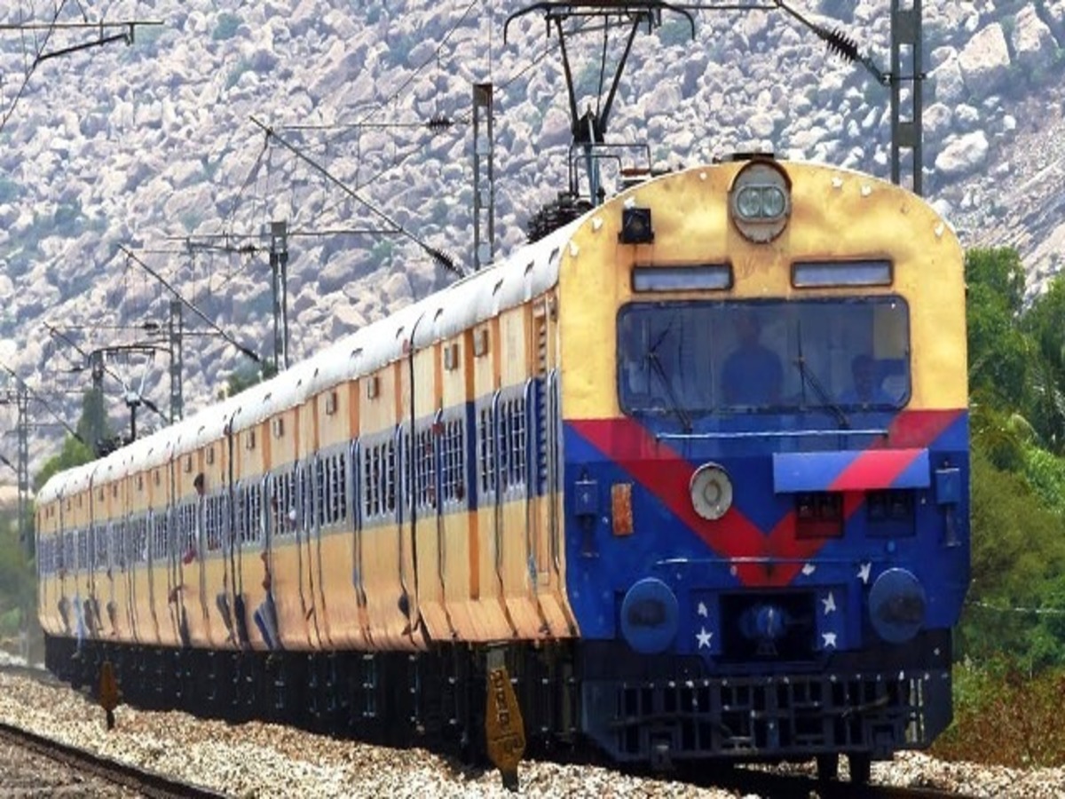 MEMU Train Cancellation: ୪ ଦିନ ପାଇଁ ବନ୍ଦ ରହିବ ମେମୁ ଟ୍ରେନ ଚଳାଚଳ, ଜାଣନ୍ତୁ କାରଣ MEMU Train Cancellation: ୪ ଦିନ ପାଇଁ ବନ୍ଦ ରହିବ ମେମୁ ଟ୍ରେନ ଚଳାଚଳ, ଜାଣନ୍ତୁ କାରଣ