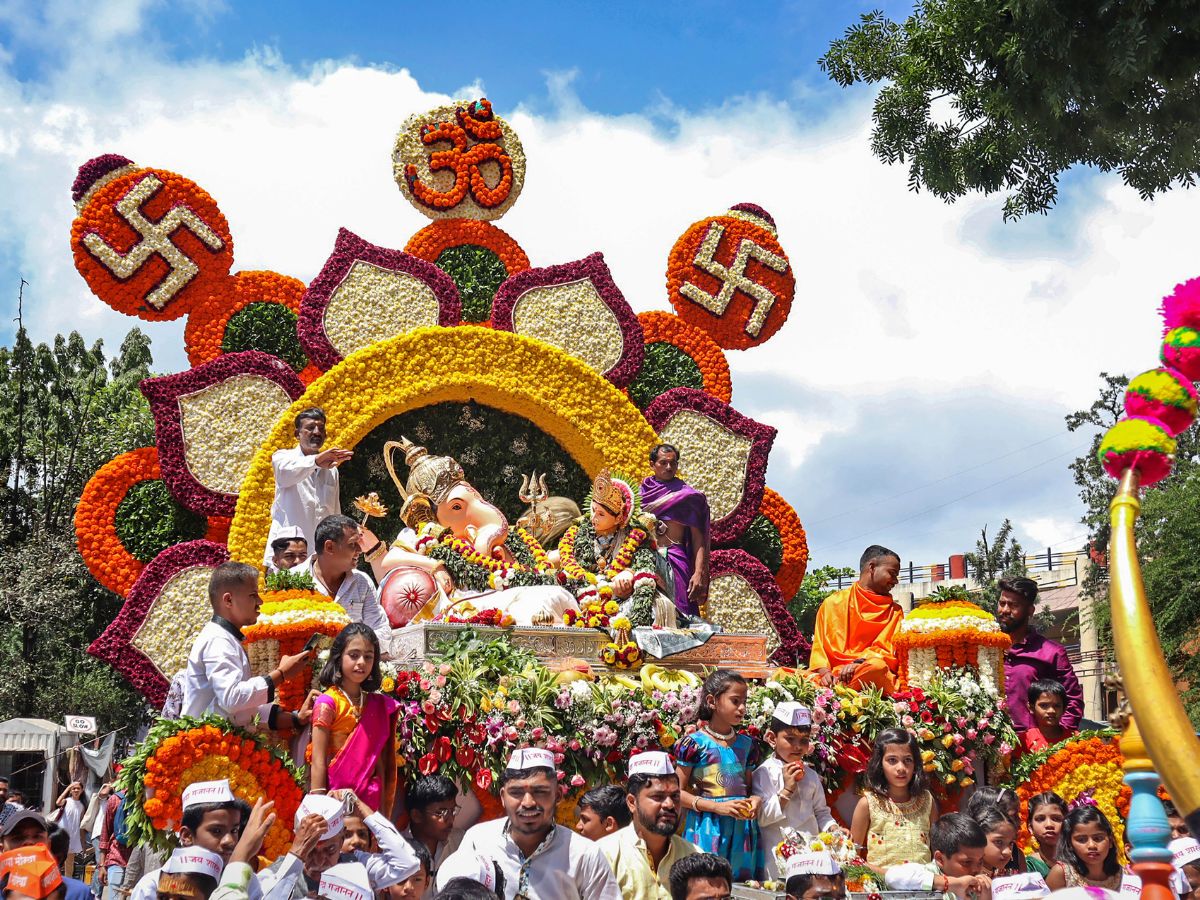 Ganesh Chaturthi 2023: गणेश महिमा, थाईलैंड के लोगों नें मुंबई में लगाया पांडाल, गाई आरती