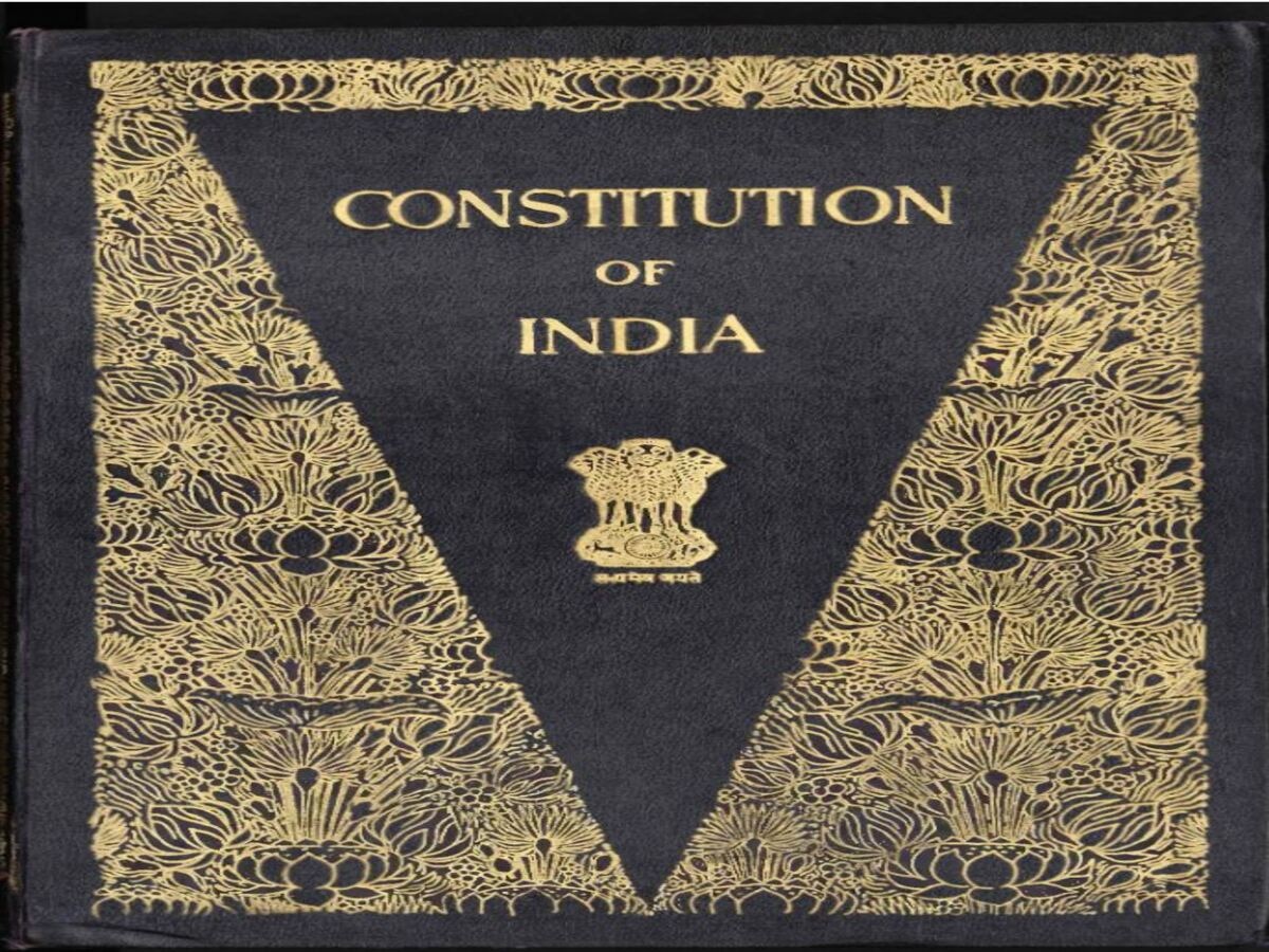 Constitution of India: ସମ୍ବିଧାନରୁ ହଟାଯାଇଛି ସମାଜବାଦୀ ତଥା ଧର୍ମନିରପେକ୍ଷ ଶବ୍ଦ; ଜବାବ ରଖିଲେ ସରକାର 